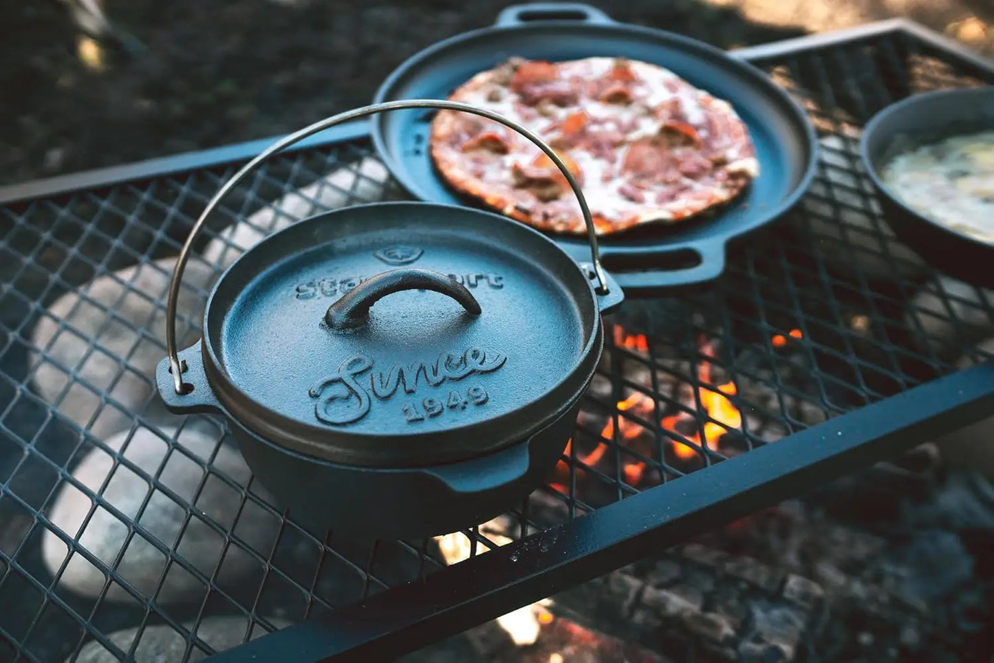 Pre-Seasoned Cast Iron Dutch Oven 4QT - Versatile Family Cooking Pot for Stovetop & Outdoor Use